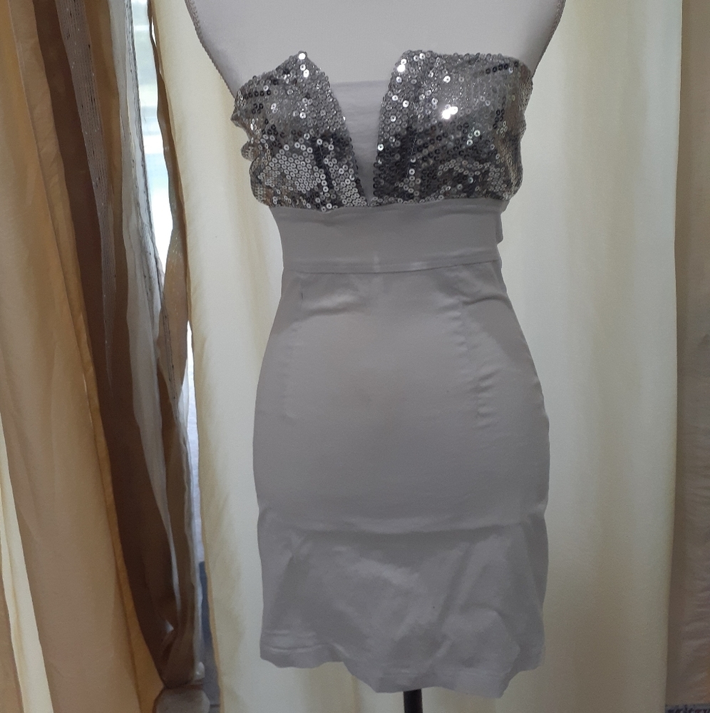 White Dress sleeveless Size M By San Julan stretch